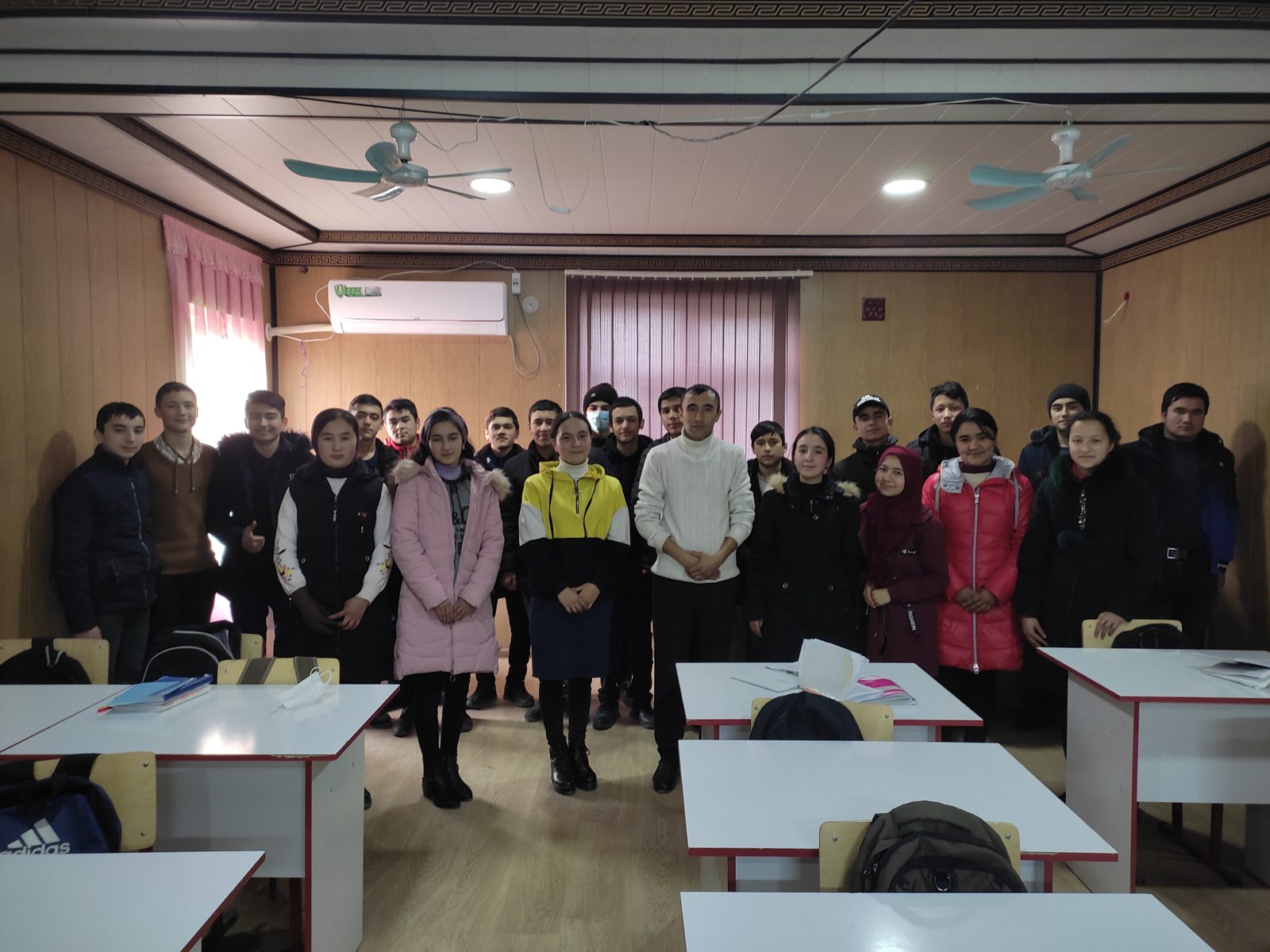 Guruh o'quvchilari ustozlari bilan — STEM EDUCATION
